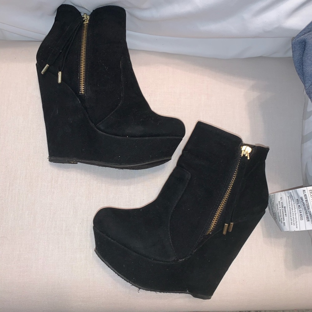Rogue Wedge booties